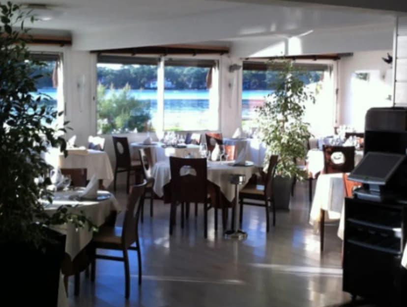 Restaurant La Tetrade Côte Lac — photo 1