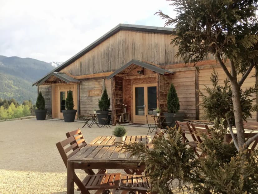 Area La Pierre À Sel: 45 Couchages, Salle De Réception, Avec Jacuzzis, Sauna — photo 1