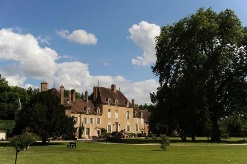 Château de Vault de Lugny — photo 1