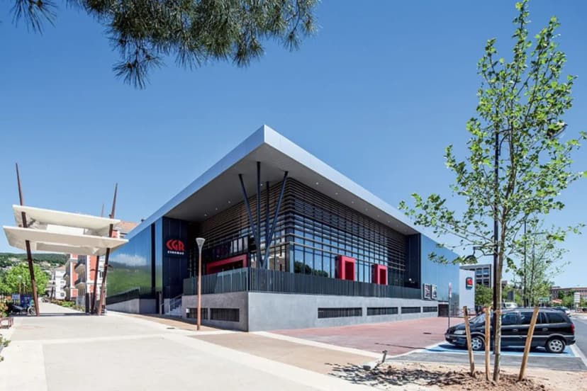 MEGA CGR DRAGUIGNAN — photo 1