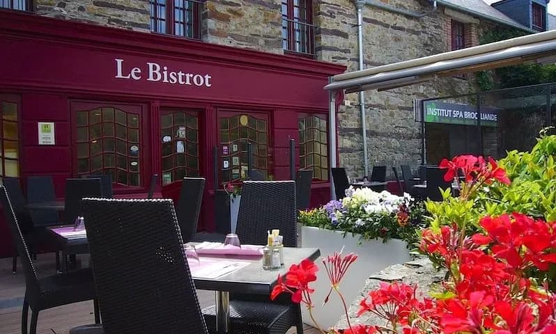 Logis Hôtel le Relais de Brocéliande Spa — photo 1