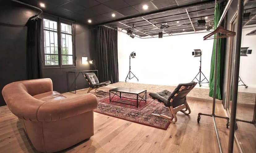 PARIS PHOTO STUDIO — photo 1