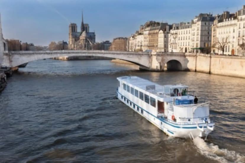 Le Loceynius - Location Péniche Paris — photo 3