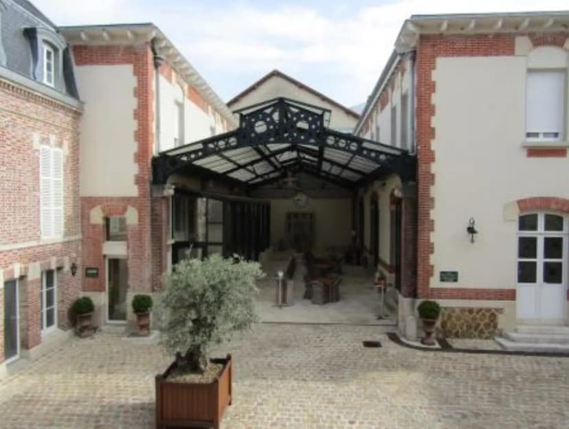 Villa Bissinger / Institute Georges Chappaz De La Vigne Et Du Vin En Champagne — photo 1