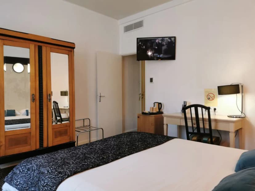 Hotel Raymond 4 Toulouse — photo 5