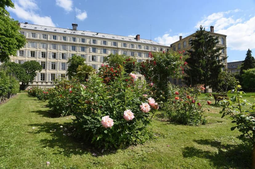 National Institute for Deaf Youth in Paris — photo 1