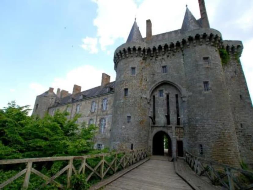 Château de Montmuran — photo 1
