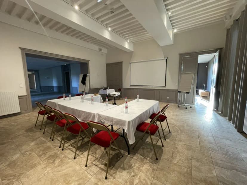 Hotel Le Château De Césarges — photo 1