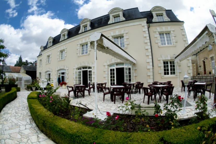 Logis Hôtel Spa le Relais du Bellay — photo 1