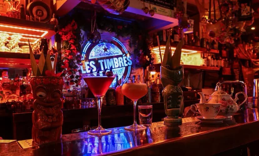 Les Timbrés Cocktail Bar — photo 1