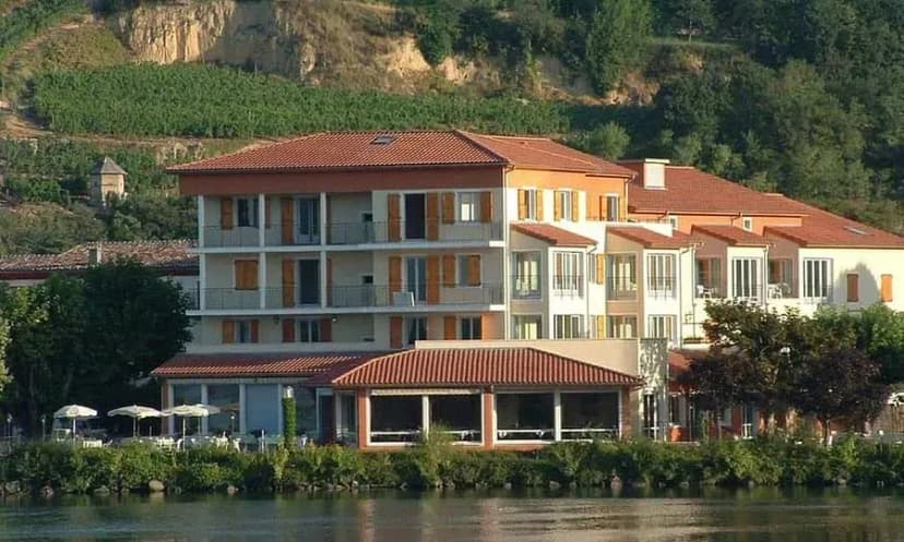 Le Beau Rivage — photo 1