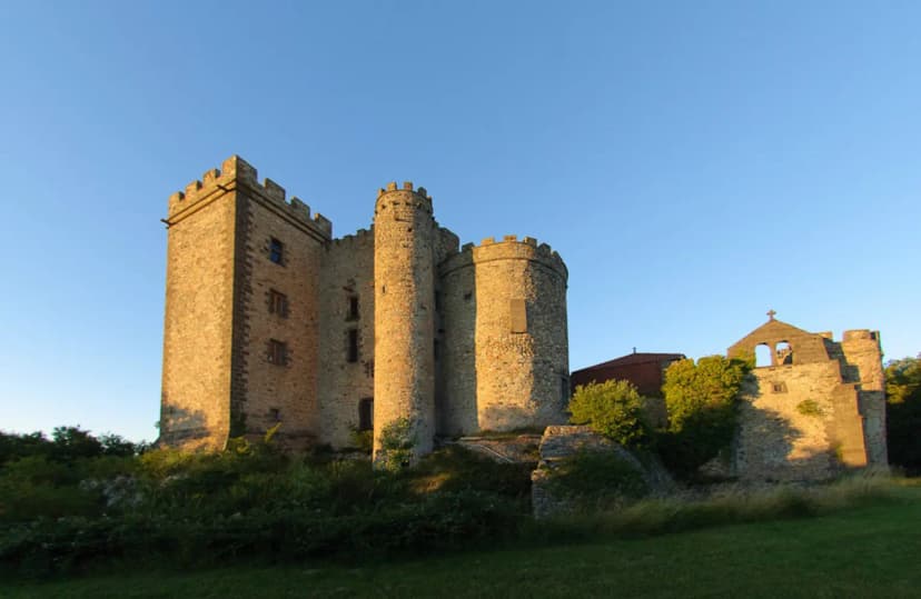 Castle Chazeron — photo 1