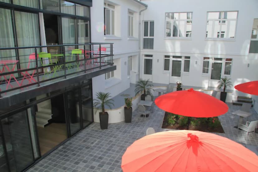 Le Cesar Hotel — photo 1