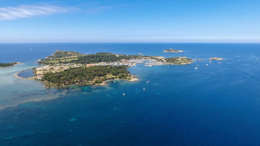 Hôtel Hélios & Spa**** - Île des Embiez — photo 1