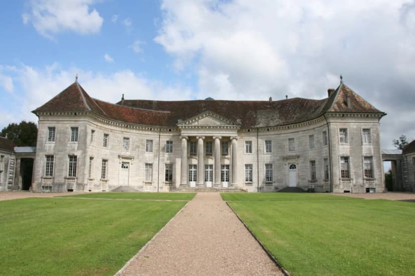 Chateau Moncley — photo 1