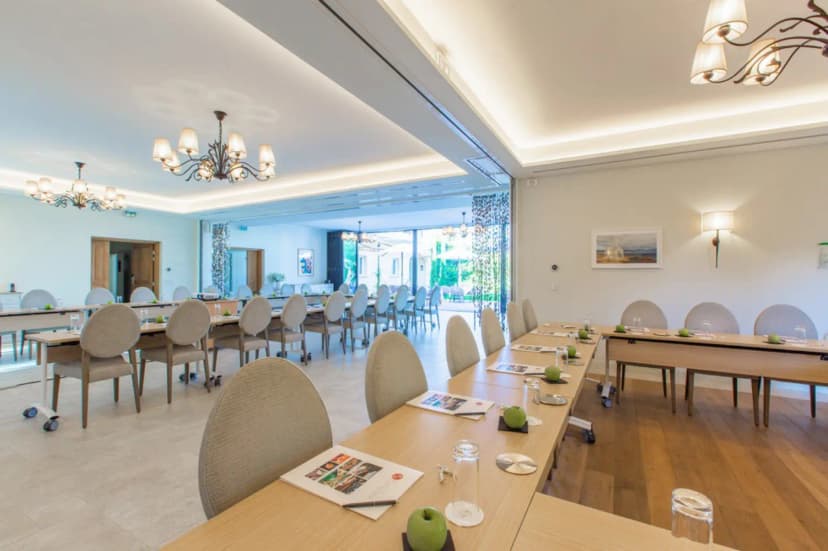 Hôtel Le Cantemerle Restaurant & Spa — photo 2