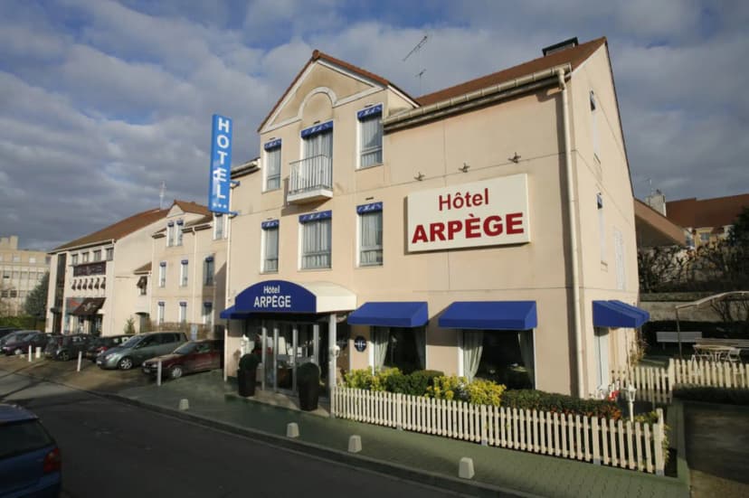 Kyriad Direct Arpajon — photo 1