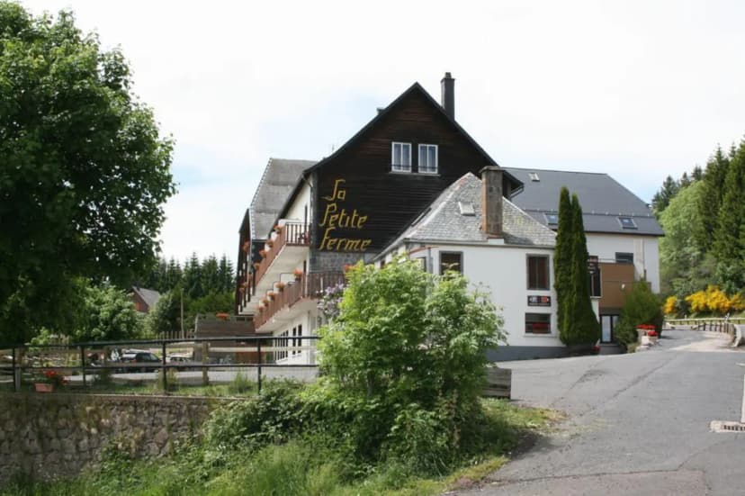 The Originals Relais, Auberge de la Petite Ferme, Super-Besse Est — photo 1