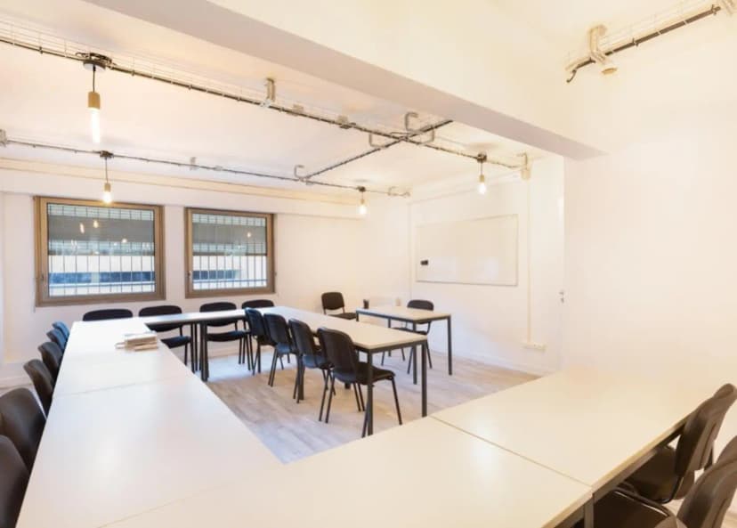 LOCOW COWORKING Mâcon Location de bureaux et Salles de réunion — photo 1
