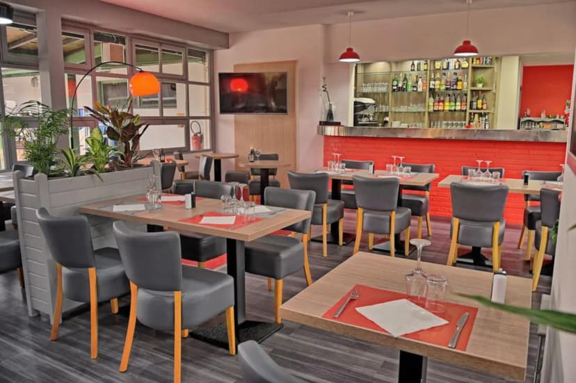 Hôtel Restaurant Les Jardins d'Epône — photo 4
