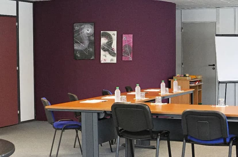BUSINESS CENTER — photo 2