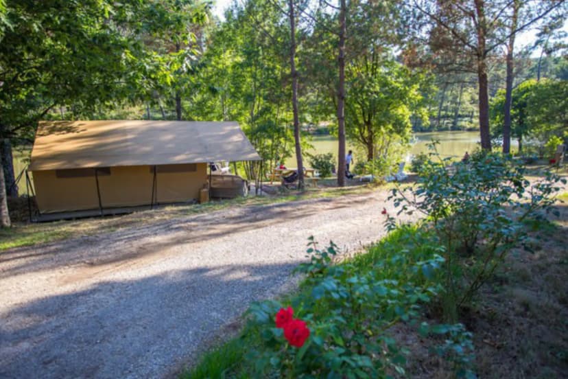 Camping pêche | L'ETANG DE BAZANGE Sites et Paysages — photo 1