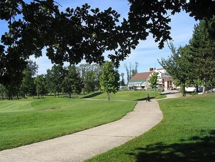 Exclusiv Golf Estate Feucherolles — photo 1