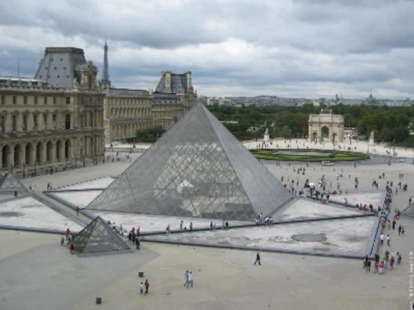 Louvre Museum — photo 1