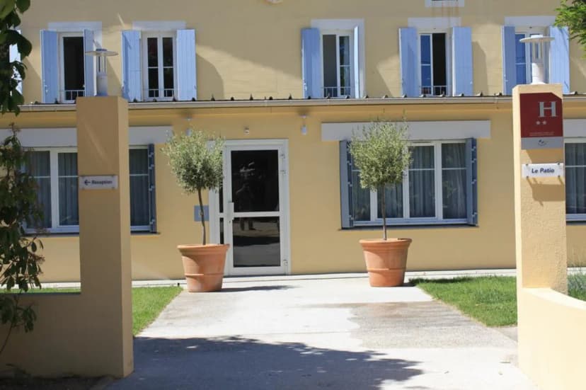 Grand Hotel des Sablettes Plage, Curio Collection by Hilton — photo 3