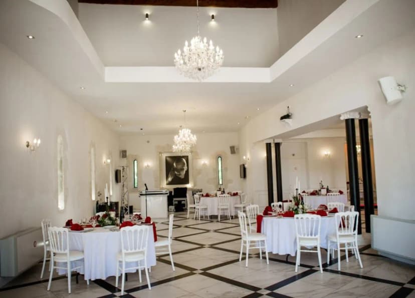 Château de Barbegal - Mariage Provence Château Chambres d'hôtes Séminaire Arles — photo 5