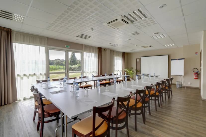 Brit Hotel Restaurant L' Adresse — photo 2