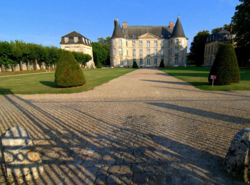Château d'Hénonville — photo 1