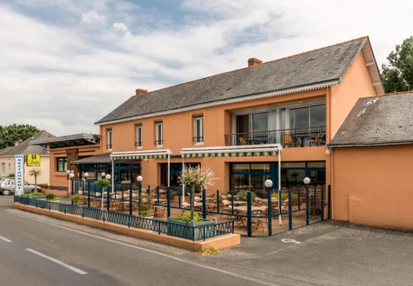 Logis Hôtel-Restaurant Au Poisson d’Argent — photo 1