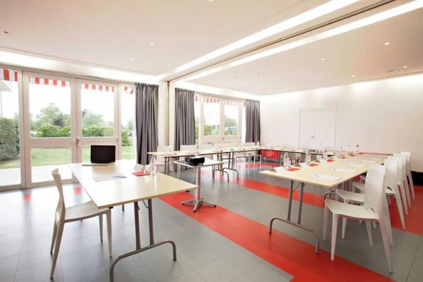 Brit Hotel Bordeaux Aéroport - Le Soretel — photo 1