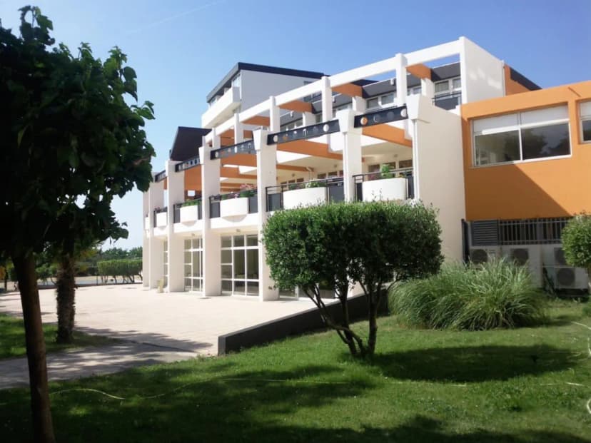 HOTEL RESIDENCE LES AIGUADES — photo 1