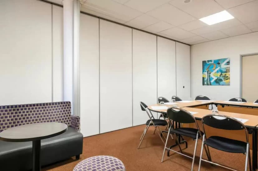 Comfort Hotel Aeroport Lyon St Exupery — photo 2