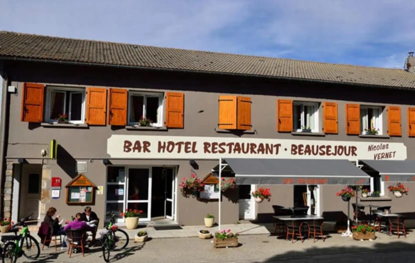 Hôtel Beauséjour Vic sur Cère — photo 2