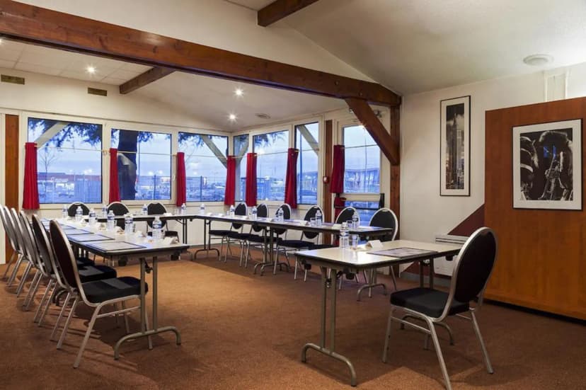 Sky Hotel Cdg Goussainville — photo 2