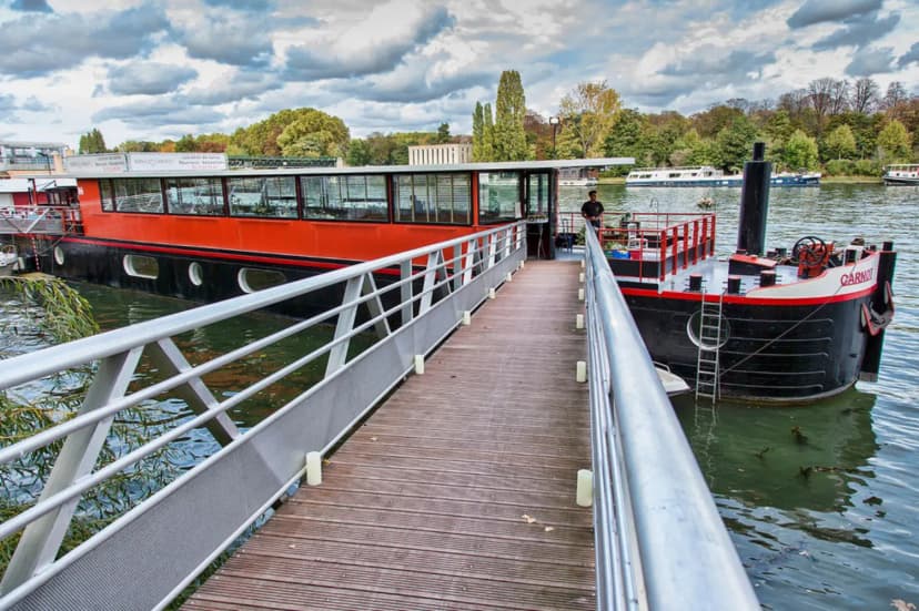 Péniche Espace Carnot — photo 1
