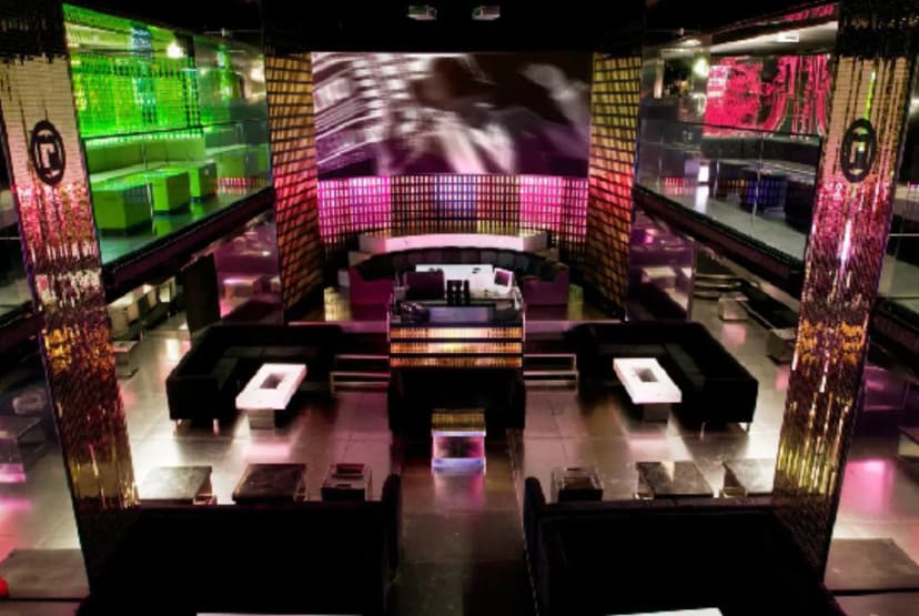 VIP ROOM