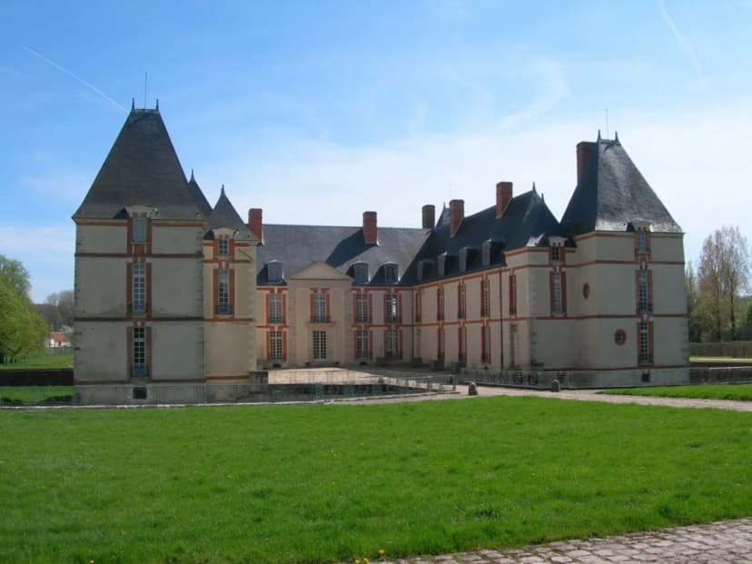 Château de Réveillon — photo 1