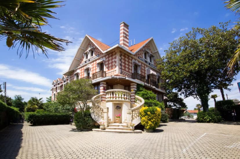 Hôtel Le Dauphin — photo 1