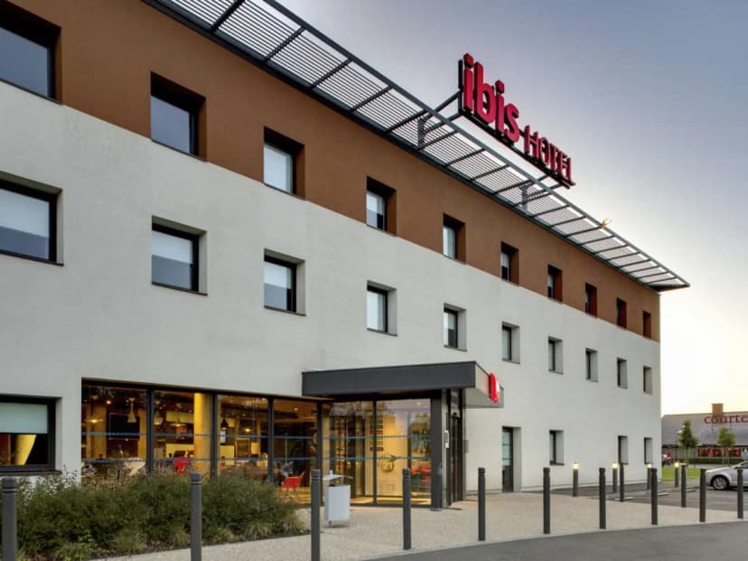 ibis Montceau-les-Mines — photo 1