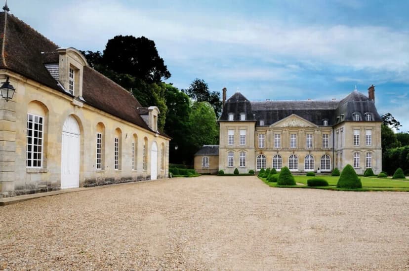 Castle Boury — photo 1