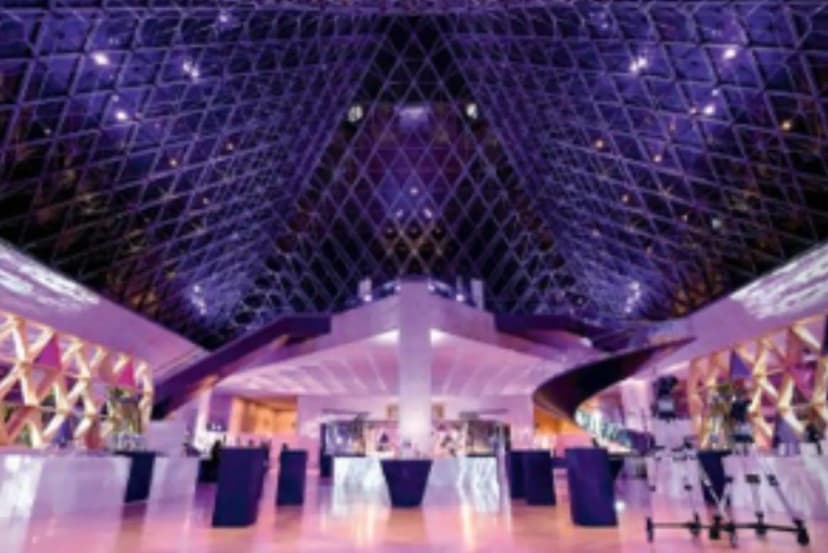 Louvre Museum — photo 2