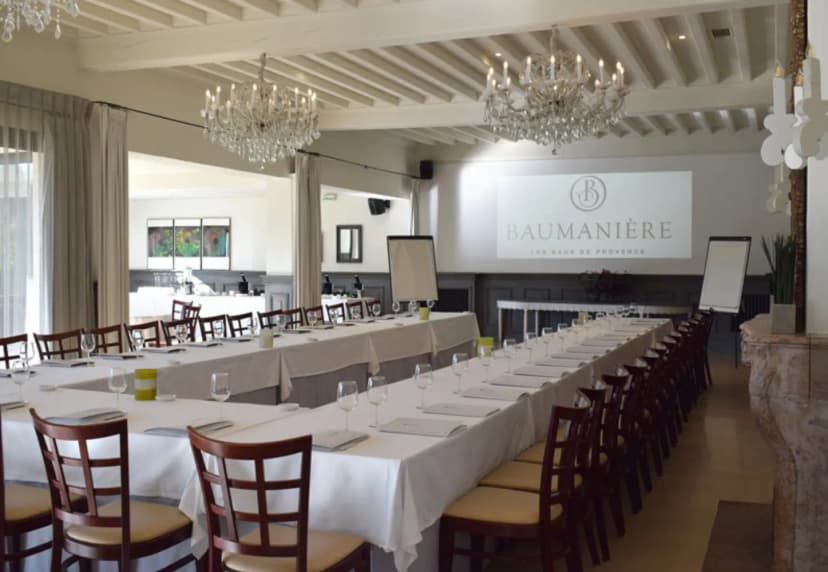 Baumanière, Hôtel Restaurant 5 étoiles Relais & Chateaux — photo 2
