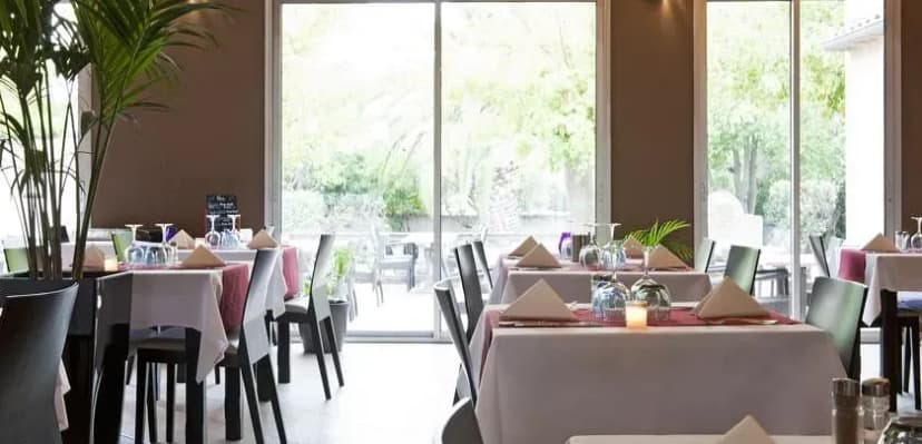 Noemys Pont de l'étoile - hôtel restaurant Logis — photo 5