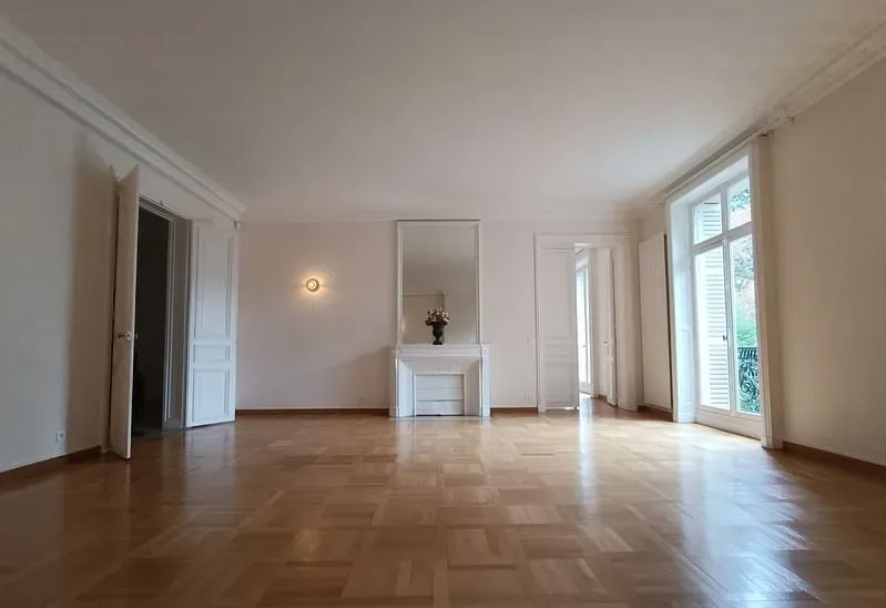55 Rue de Monceau — photo 2