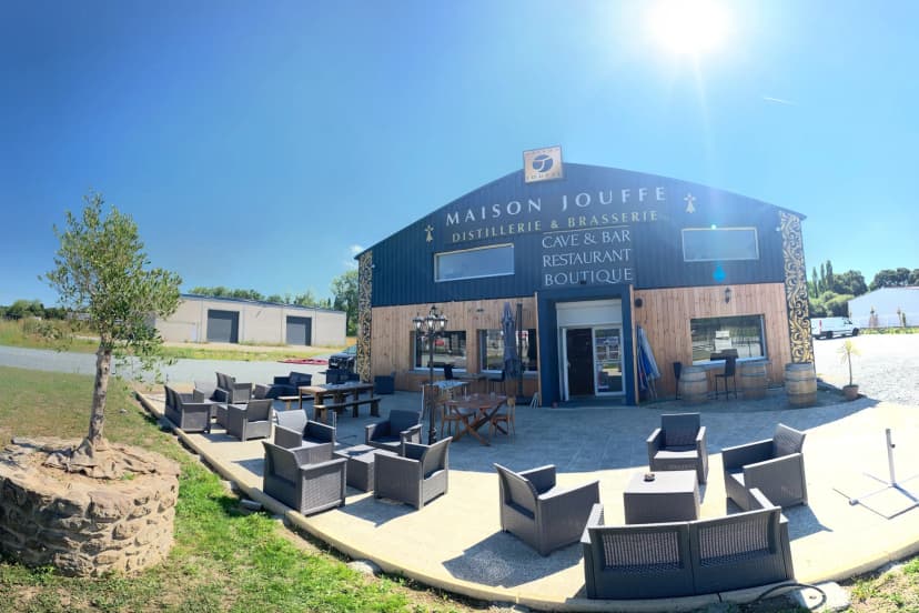 Maison Jouffe Distillerie et Brasserie : Restaurant, Cave & Bar — photo 1