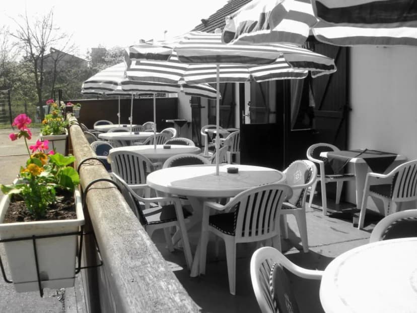 Hôtel Restaurant Bleu France Éragny Cergy — photo 3